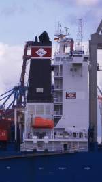 Schornsteinmarke der TALASSA  (IMO 9290787) am 25.7.2012, Hamburg, Elbe, Stromliegeplatz Athabaskakai /  ex MSC Malta, ex Chaopa /   Containerschiff / BRZ 66.280 / Lüa 276,2, B 40,1m, Tg 8,9m / TEU
