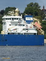 MERGUS (IMO 9503914) am 21.8.2019, Hamburg auslaufend, Elbe Höhe Övelgönne, Schornsteinmarke: Nynas Group, Stockholm, Schweden /     Asphalt/Bitumen-Tanker / BRZ 4.657 / Lüa 99,9