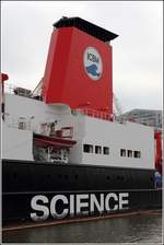 Die Schornsteinmarke des Instituts für Chemie und Biologie des Meeres (ICBM), gesehen am Forschungsschiff SONNE (IMO 9633927). Das ICBM ist ein Institut der Carl-von-Ossietzky-Universität Oldenburg. Bremerhaven, 18.05.2020.