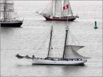 Der ehemalige Lotsenschoner No. 5 ELBE während der Einlaufparade der Sail 2015 Bremerhaven. Die No. 5 ELBE wurde 1883 gebaut, ist 37 m lang, 6 m breit und hat einen Tiefgang von 3 m. Heimathafen ist Hamburg. Zwischenzeitliche frühere Namen: WANDERVOGEL, WANDER BIRD.