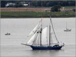 Die STORTEMELK (IMO 5018612) am 12.08.2015 während der Einlaufparade der Sail 2015 Bremerhaven. Sie wurde 1961 als Fischereifahrzeug gebaut und 1992 zum Schoner umgebaut. Die Stortemelk ist 39,90 m lang, 6,50 m breit, hat einen Tiefgang von 2,80 m und eine Segelfläche von 400 m². Heimathafen ist Amsterdam. Frühere Namen: ANNA LYDIA, KLAASJE, JOKE.