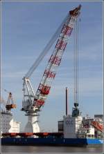 Der Hauptkran des Errichterschiffes VICTORIA MATHIAS (IMO 9578244) kann bis zu 21 m Auslage mit 1.000 t belastet werden, bei 38 m Auslage sind es immerhin noch 500 t. Die max. Hakenhhe betrgt 110 m ber Deck. 20.02.2012