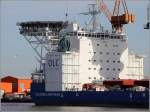 Der vordere Schiffsteil der VICTORIA MATHIAS (IMO 9578244) wird beherrscht vom Brckenhaus mit den Unterknften fr die Besatzung und Helikopterplattform mit 17 m Durchmesser hoch ber dem Bug. Links und rechts des Brckenhauses sind die Kammern zu sehen, in die die 78 m langen Hubbeine noch eingelassen werden mssen. Die VICTORIA MATHIAS wird betrieben von der OLC (Offshore Logistics Company), einer Tochter der RWE-Innogy. 20.02.2012