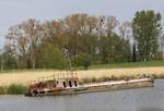 Wrack - Schiffsname unbekannt - nahe Stadthafen Usedom - Aufnahme vom 09.05.2020 von einer Fussgängerbrücke aus.