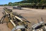 Reste vom Wrack des Frachtschiffs POLSTJERNAN; Aufnahmeort: Elbe/Hamburg-Blankenese, Deutschland.
