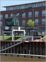 Am Stadthafen in Stade steht dieser Portalkran von 1912 der ehemaligen Dampfsägerei Hagenah - Borcholte. 12.05.2016