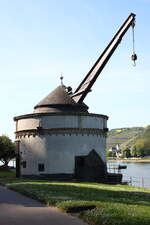 ALTER KRAHNEN. Der zwischen 1554 und 1561 erbaute Stein-/Turmdrehkran am Rheinufer in Andernach war bis 1911 in Betrieb. Andernach, 30.04.2025.