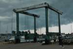 65 Tonnen vermag der mobile Kran in im Fischerreihafen Thiessow zu heben.
28.06.2013 15:28 Uhr