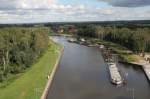Niederfinow (BAR), Unterhafen am Schiffshebewerk Niederfinow,  Oder - Havel - Kanal (2007); am linken Ufer ist die Treidelanlage zu sehen