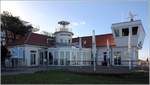 Das Quermarkenfeuer Cuxhaven-Duhnen war von 1898 bis 1980 in Betrieb. Seit 1958 befand es sich auf diesem Gebäude, der ehemaligen Lesehalle. 13.11.2017