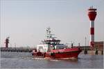 Das 2018 gebaute Lotsenversetzboot STEINBURG kehrt nach einem Einsatz an seinen Liegeplatz in der Zufahrt zum Nord-Ostsee-Kanal in Brunsbüttel zurück. Die STEINBURG ist 28,50 m lang und 6,35 m breit. Es kann bis zu neun Lotsen aufnehmen. Mit im Bild ist das Molenfeuer 2 (links) und das Unterfeuer Brunsbüttel. 18.02.2019 