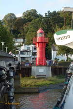 Hamburg am 7.9.2020: der ehemalige Leuchtturm Pagensand Süd steht seit 2015 als technisches Denkmal im Museumshafen Övelgönne, Feuerträgerhöhe 12,0 m, Betriebszeiten: 1935 bis