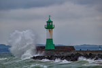 Raue See am Leuchtturm von Sassnitz. - 13.05.2016