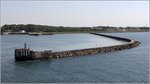 Die Südmole des Fährhafens Rødbyhavn mit dem Molenfeuer am Molenkopf. 05.06.2016