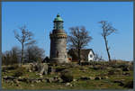 Auf dem höchsten Punkt des Hammerknudens befindet sich der 1872 erbaute Leuchtturm  Hammeren fyr .