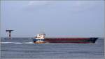 Die 2007 in der Slowakei gebaute JEVENAU (IMO 9356866) am 13.12.2011 einlaufend Rotterdam. Sie ist 88 m lang, 13 m breit, hat eine GT von 2.461 und eine DWT von 3.701 t. Heimathafen ist St. John's (Antigua and Barbuda). Das Lotsenboot APOLLO ist lngsseits gegangen. Mit im Bild das Molenfeuer Maasmond Norddamm.