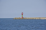 Leuchtturm an der Mündung der Swine in die Ostsee. Aufnahme: 6. Mai 2016.