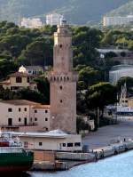 Der Leuchtturm Porto Pi am 31.11.2013 im Hafen von Palma de Mallorca ist 41m hoch.
