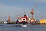 Die LADY SUNSHINE kommt bei ihrer Hafenrundfahrt durch die Überseehäfen Bremerhavens auch an der Lloyd Werft vorbei. Am 25.10.2015 lag dort der deutsche Forschungseisbrecher POLARSTERN zu Reparatur- und Überholungsarbeiten zur Vorbereitung auf die nächsten Expedition in die antarktischen Gewässer.