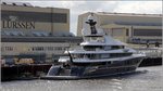 Die 2010 gebaute Megayacht PHOENIX² (IMO 1010284) liegt am 23.03.2016 bei Lürssen in Lemwerder. Sie ist 90 m lang und fast 14 m breit. Heimathafen ist inzwischen Valletta (Malta).