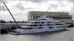 Die QUANTUM BLUE (IMO 9740251) wurde 2014 bei Lürssen gebaut. Sie ist 104 m lang und 16,8 m breit. Auf ihr finden 14 Passagiere und 40 Besatzungsmitglieder Platz. Sie fährt unter der Flagge der Cayman Islands mit Heimathafen George Town. Am 23.03.2016 liegt sie bei Lürssen in Lemwerder.