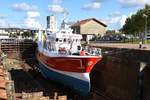 Fischerboot CH 933667 « MARIBELISE » im Trockendock in Cherbourg (2017-09-15)