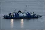 Die 1987 gebaute BHV SUPPLIER (ENI 04849650) steuert nach Sonnenuntergang die Geestemündung in ihren Heimathafen Bremerhaven an. Das Mehrzweck-Arbeitsschiff der Fa. BVT Chartering und Logistic fuhr früher als Weserfähre LEMWERDER zwischen Lemwerder und Bremen-Vegesack. Sie ist 54,66 m lang und 13,98 m breit. 05.01.2021