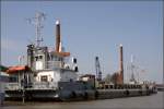Die STEINBUTT gehrt zur Flotte der Fa. Bohlen & Doyen in Wiesmoor. Mit den Rammdalben kann sich das Schiff im Untergrund festmachen. Aufgenommen am 10.04.2009 in Leer.