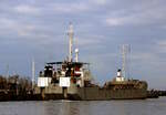 Die 80m lange Transport Barge MAGELLANO 1800 am 06.03.24 in Rostock