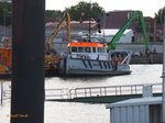 KEES JR am 5.8.2016, Hamburg, Elbe, im Tonnenhafen Finkenwerder der HPA /  Baggerschiff / Lüa 22,3 m, B 7 m, Tg 2,8 m / 2 Diesel, ges.