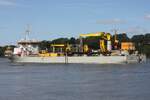 Saugbagger KAISHUU (IMO 9226152); Datum: 17.08.2025; Aufnahmeort: Elbe/Hafen Hamburg, Deutschland. Das Bild zeigt die KAISHUU mit Hafenschlick beladen  auf dem Weg in Richtung Elbmündung/Nordsee.