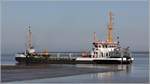 Die 1993 gebaute SEEKRABBE (IMO 9059066) baggert die Fahrrinne zum Hafen von Fedderwardersiel frei. Die SEEKRABBE ist 51,10 m lang und 12 m breit, hat eine GT/BRZ von 656 und eine DWT von 531 t. Heimathafen ist Norddeich. 
24.03.2017
