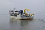 Der Hopper Dredger (Trichterbagger) TRISTAO DA CUNHA (IMO 9823493) am 26.06.2021 in der Emsmündung