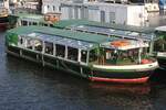 Hafenbarkasse  BIRGIT EHLERS (H-6014); Eigner/Betreiber: Ehlers; Datum: 14.07.2025; Aufnahmeort: Elbe/Hafen Hamburg, Deutschland. Das Bild zeigt die BIRGIT EHLERS  am „Ehlers-Ponton“ im Sportboothafen.