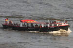 Hafenbarkasse HANSA III (H 3488); Eigner/Betreiber: Bülow; Datum: 14.07.2025; Aufnahmeort: Elbe/Hafen Hamburg, Deutschland.