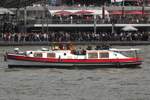 Hafenbarkasse HANS HUCKEBEIN (BSR-19289); Datum: 09.05.2026; Aufnahmeort: Elbe/Hafen Hamburg, Deutschland.