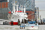 Barkasse KLEIN FRITZCHEN vor der CAP SAN DIEGO - Hafen von Hamburg, 16.09.2021