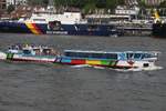 Jetzt in AIDA-Werbefarben: Hafenbarkasse KLEIN ERNA (ENI 04804610); Eigner/Betreiber: Reederei Abicht; Datum: 09.05.2026; Aufnahmeort: Elbe/Hafen Hamburg, Deutschland.