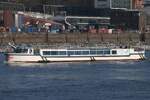 Hafenbarkasse KLEIN HEINI (ENI 04814530); Eigner/Betreiber: Reederei Abicht; Datum: 20.01.2026; Aufnahmeort: Elbe/Hafen Hamburg, Deutschland.