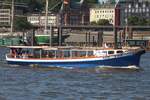 Hafenbarkasse MARIE (H 3055); Eigner/Betreiber: Glitscher; Datum: 23.06.2026; Aufnahmeort: Elbe/Hafen Hamburg, Deutschland.