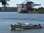 Barkasse LTTE DEERN am 31.8.10 auf groer Hafenrundfahrt in Hamburg.