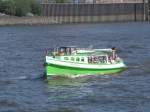 Hamburg,6.9.05 Anwalts Liebling ADVOCARD ist eine Barkasse u wird u A zu Hafenrundfahrten eingesetzt.