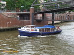 NINA (ENI 05111070) am 27.7.2016, Hamburg, Zollkanal / 
Barkasse / Lüa 17,5 m, B 5 m, Tg 1,6 m / 1 Diesel, 125 kW (170 PS) / zugel. Fahrgäste 93 / gebaut 1961 / 
