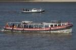 Hafenbarkasse SEUTE DEERN (ENI 05105210); Eigner/Betreiber: Barkassen Meyer; Datum: 08.05.2026; Aufnahmeort: Elbe/Hafen Hamburg, Deutschland; Das Bild entstand anl�sslich der Einlaufparade zum 837.