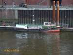 TRAVE (H 3084) am 9.9.2015, Hamburg, Elbe, Binnenhafen Süd / 
Barkasse /  Lüa 14,34 m, B 3,63 m / 1 Diesel 166 kW (226 PS)  / Zulassung für 45 Fahrgäste / gebaut 1941 bei Scheel+Jöhnk, HH-Harburg / 2001 restauriert / 2013 sinksicher umgebaut bei Felz, HH-Finkenwerder  / Eigner: Barkassen Centrale Ehlers, Hamburg /
