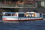 Hafenbarkasse WILLI ABICHT (ENI 04806100) (H 6018); Eigner/Betreiber: Reederei Rainer Abicht; Datum: 24.09.2025; Aufnahmeort: Elbe/Hafen Hamburg, Deutschland.