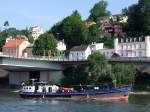 BUNKER SERVICE1(EuropaNr.:05103420; L=25; B=6mtr.; 219t; Baujahr 1964) ist bei Passau auf der Donau unterwegs;110616
