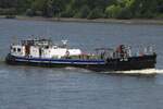Bunkerschiff BP 45 (ENI 05102470); Datum: 15.07.2026; Aufnahmeort: Elbe/Hafen Hamburg, Deutschland.