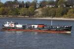 Bunkerschiff KATHI (IMO 7006974) (ENI 05103710); Eigner/Betreiber: Hans Rinck GmbH; Datum: 07.04.2026; Aufnahmeort: Elbe/Hafen Hamburg, Deutschland.