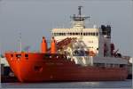 Die 2012 gebaute AKADEMIK TRYOSHNIKOV (IMO 9548536) liegt im Dockvorhafen in Bremerhaven. Sie ist 134 m lang, 23 m breit, hat einen Tiefgang von 8,5 m, eine DWT von 12.711. Die drei Maschinen leisten zusammen 16.800 kw. An Bord sind auch zwei Hubschrauber vom Typ Kamov Ka-32 und zwei Krane mit je 37,5 t Tragfhigkeit. Heimathafen ist St. Petersburg (Russland). 29.12.2012